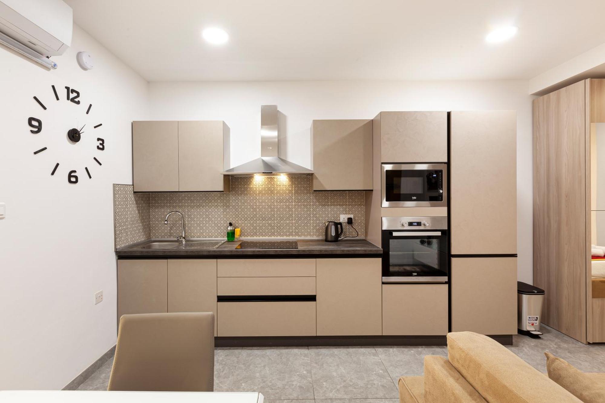 Modern & Lovely Studio - Prime Location St. Julian's Exterior foto
